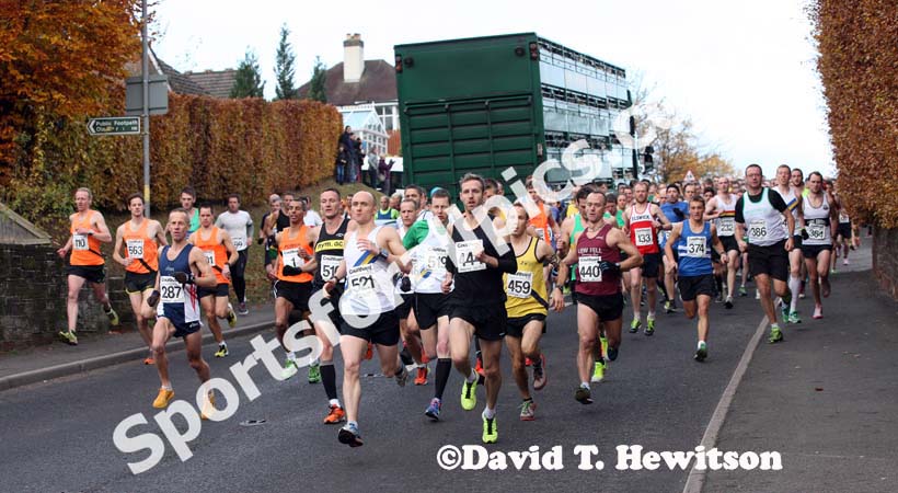 Start of the Brampton to Carlisle 10 mile Road Race with the obstacle of a sheep transporter passed. Photo: David T. Hewitson/Sports for All Pics